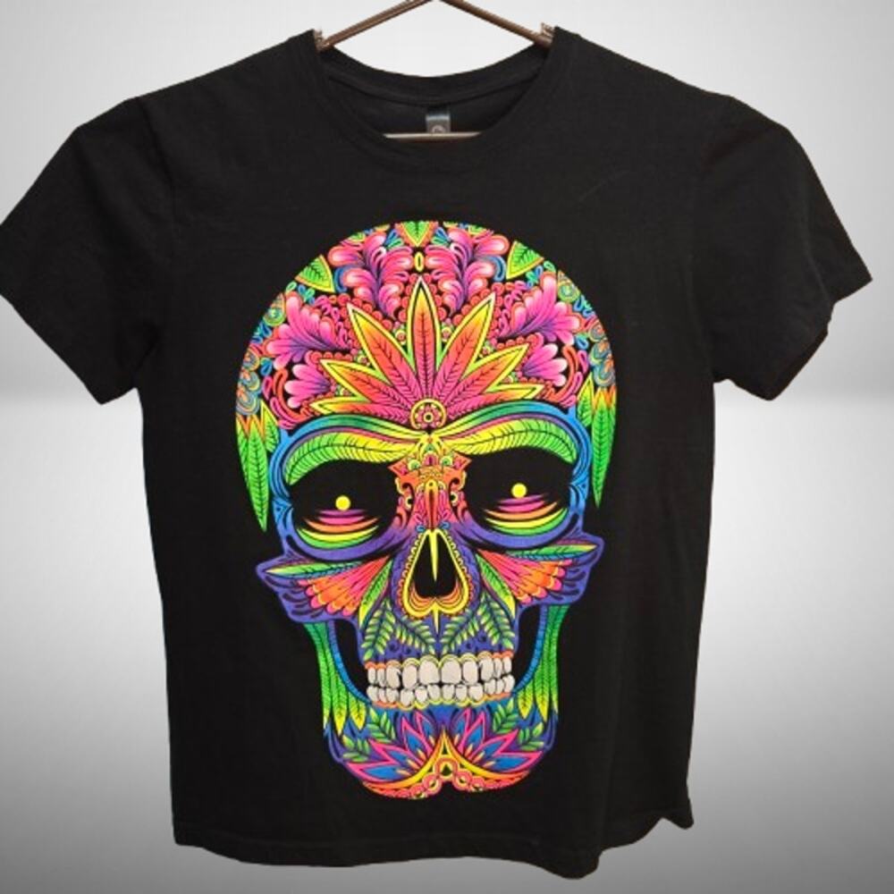Psychedelic Skull Graphic Tee – Neon Trippy Art Shirt Large